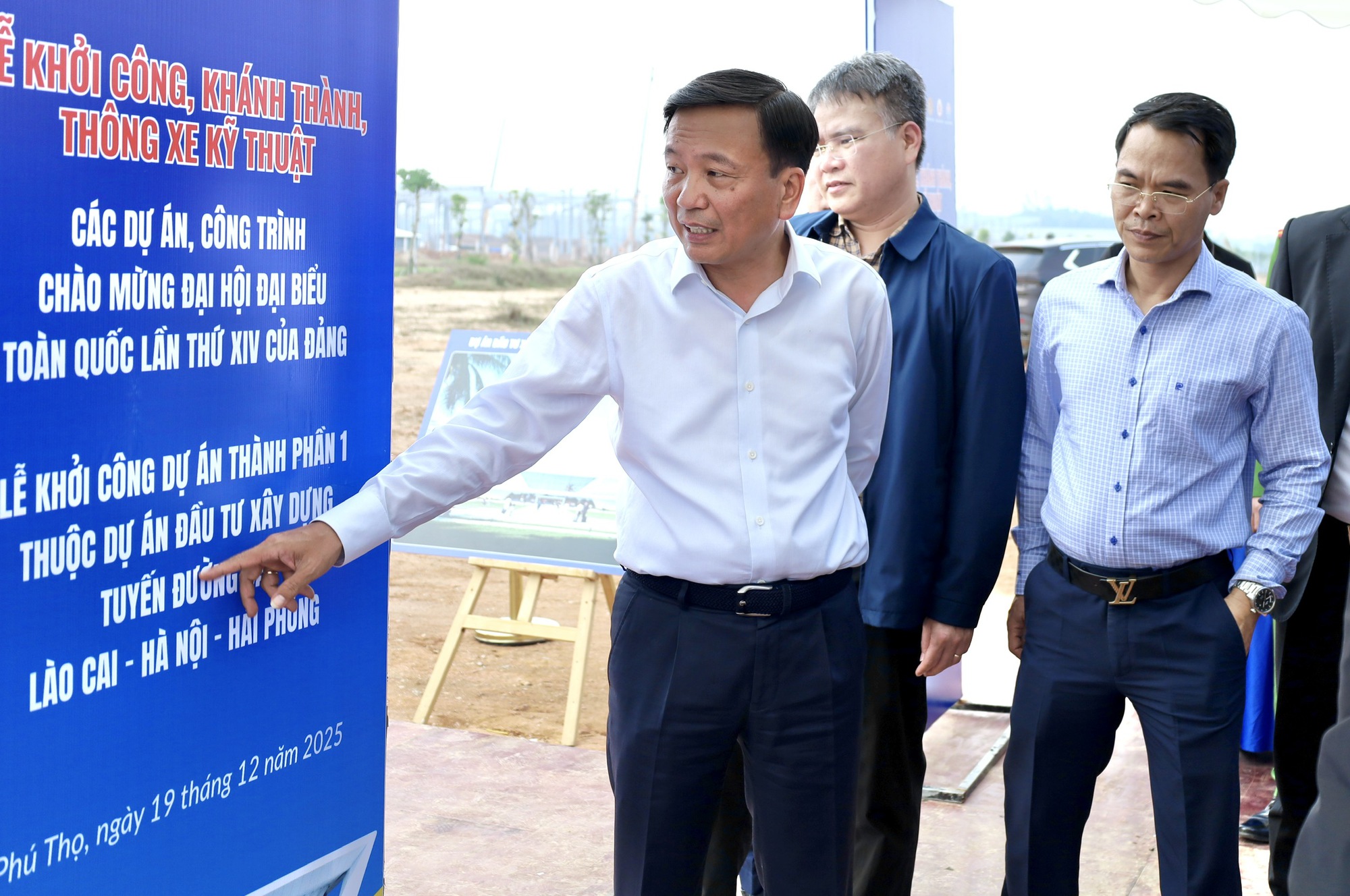 Tthuypt2 17659639302551954985997 1765978401308160324224 1766035424572 1766035425724872555650